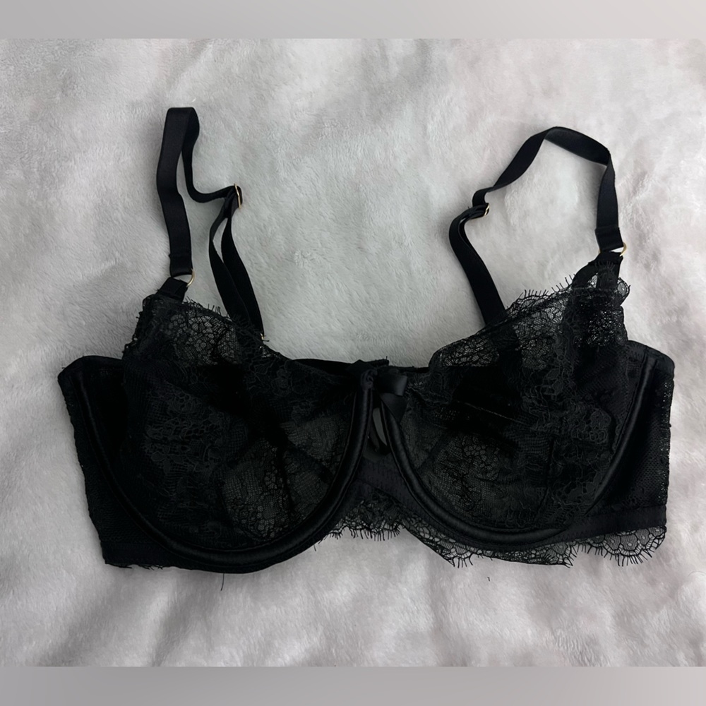 Victoria’s Secret 34DD BRA